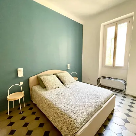 L'haussmann' Nimes, Centre-ville 아파트 *